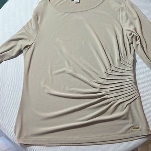 Clavin Cline Beige long sleeve